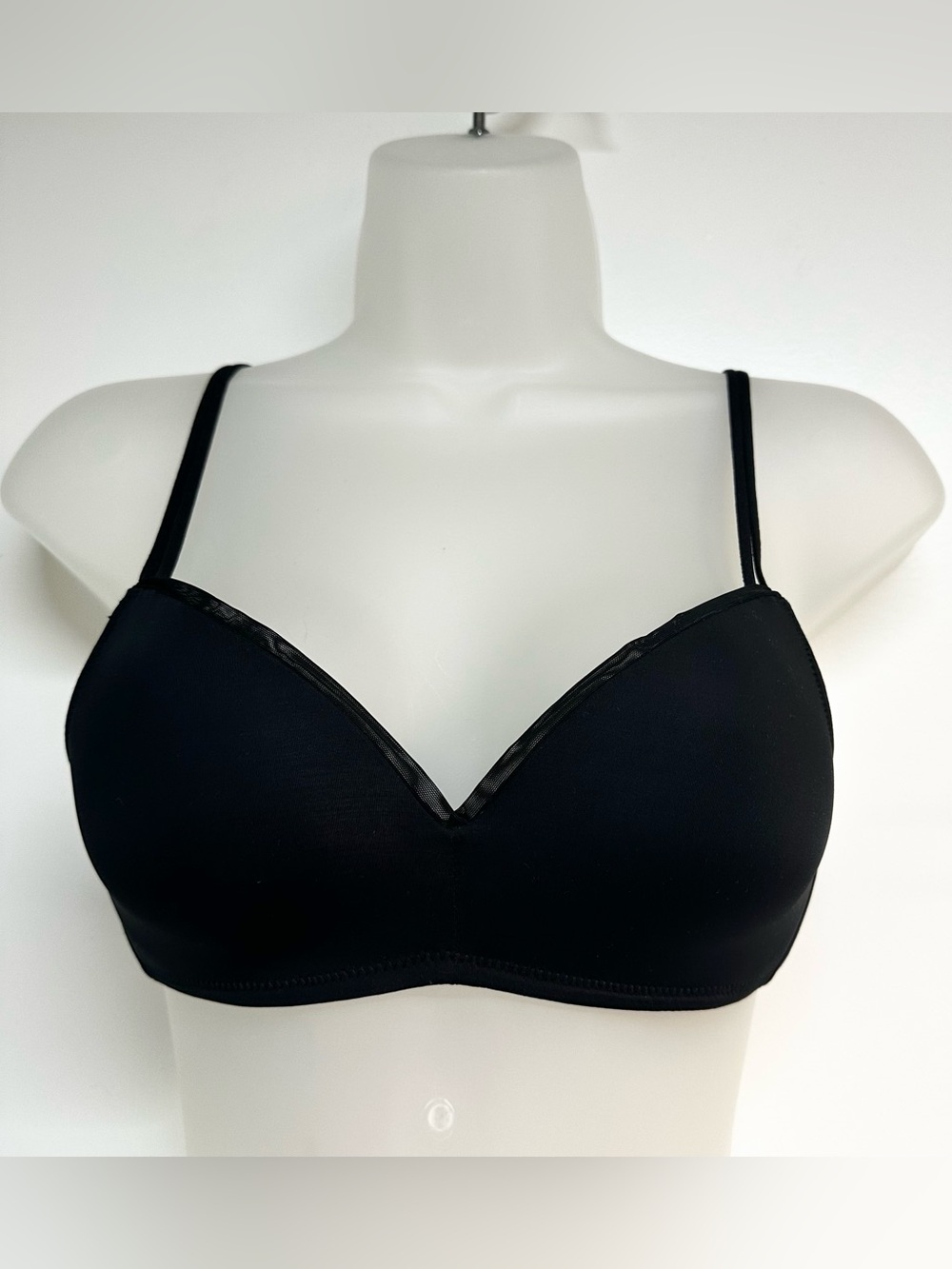 Aerie black bra, never worn, size 34A, molded cups